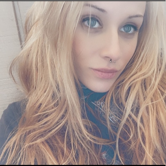 Meet your Posher, Theresa - Picture 1 of 1